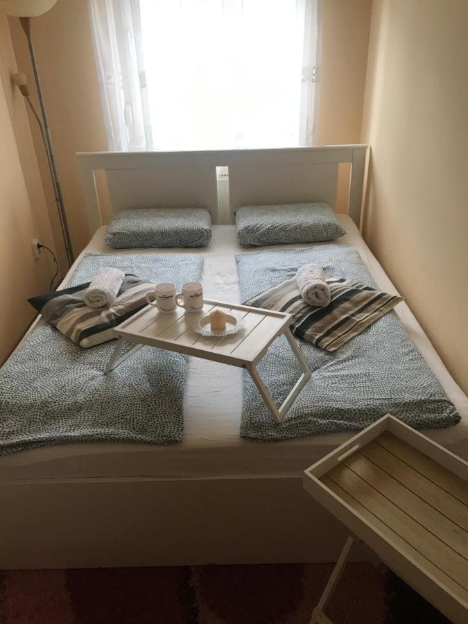 Tudor Apartman Szeged Esterno foto